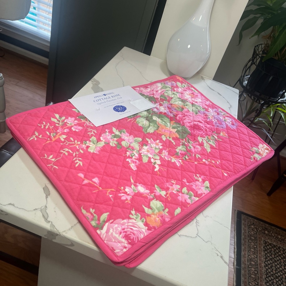 April Cornell Cottage Rose Quilted Placemats Set/4 pink & Green Floral NWT